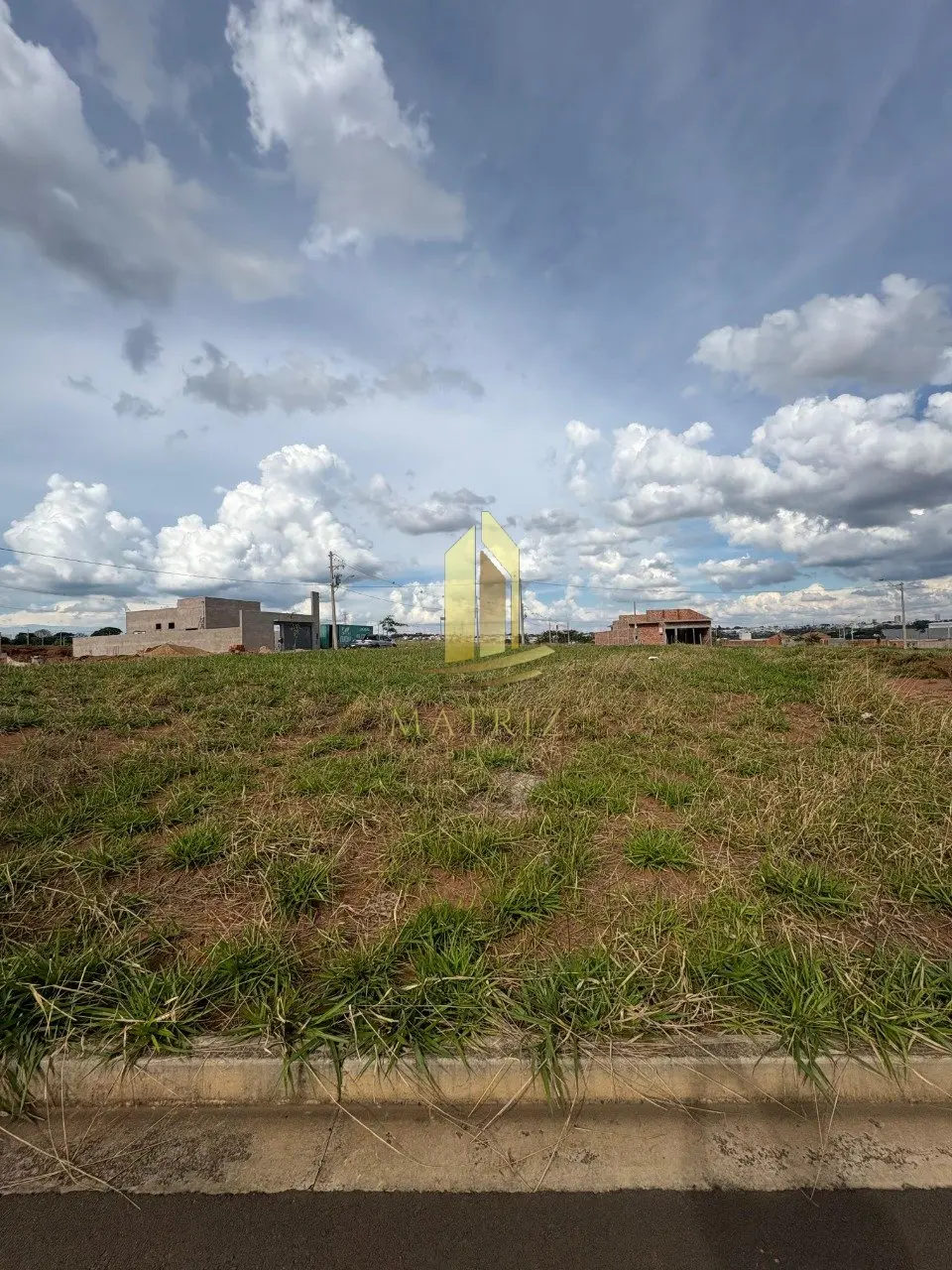 Terreno Comercial à venda no Loteamento Quinta D'Aurora em Franca - Cód. 4694 - Matriz Imobiliária