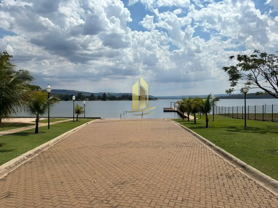 Terreno à venda no Condomínio Portal do Lago 1 em Rifaina - Cód. 5209 - Matriz Imobiliária