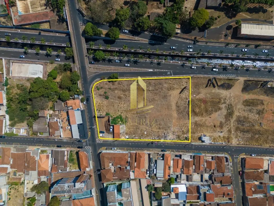 Terreno Comercial à venda no Centro em Franca - Cód. 5385 - Matriz Imobiliária